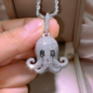 TREND FASHION NET RED HIP HOP OCTOPUS PENDANT